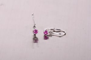 Fehérarany bébifülbevaló pink kővel - 