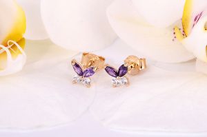 Arany baba és gyermek fülbevaló stekkeres pillangó lila és fehér kövekkel - Arany gyerek fülbevaló