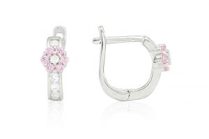 Ezüst baba fülbevaló franciakapcsos apró virág rózsaszín szirmokkal ródiumbevonatos - Ezüst baba fülbevalók