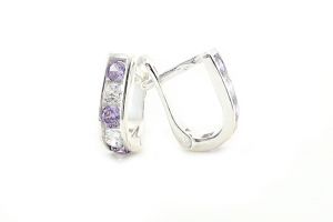 Ezüst fülbevaló franciazáras lila-fehér kövekkel - Ezüst gyerek fülbevaló