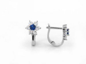 Sötétkék és fehér köves, virágmintás ezüst baba és gyermek fülbevaló - Ezüst gyerek fülbevaló