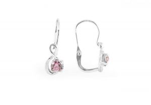 Ezüst gyermek fülbevaló elölkapcsos hurokmintás mályva színű kővel ródiumbevonatos - 
